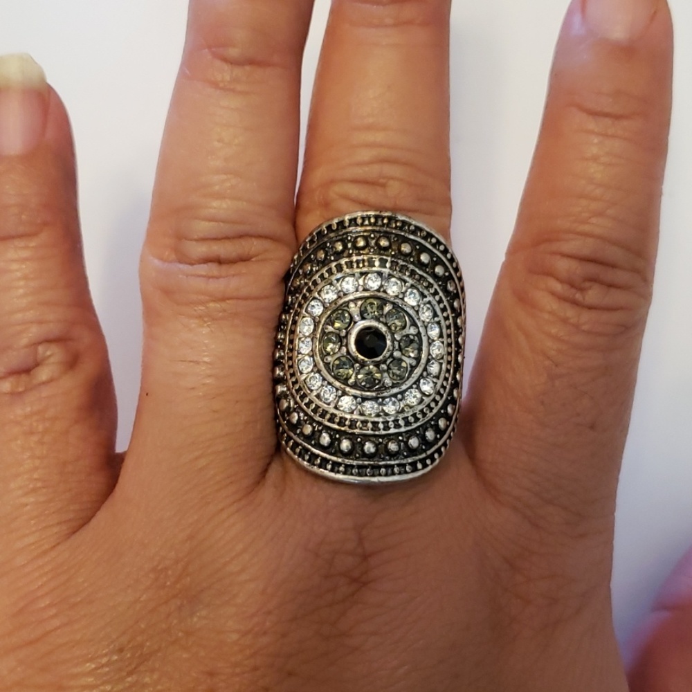 Ring - Picture 3 of 3